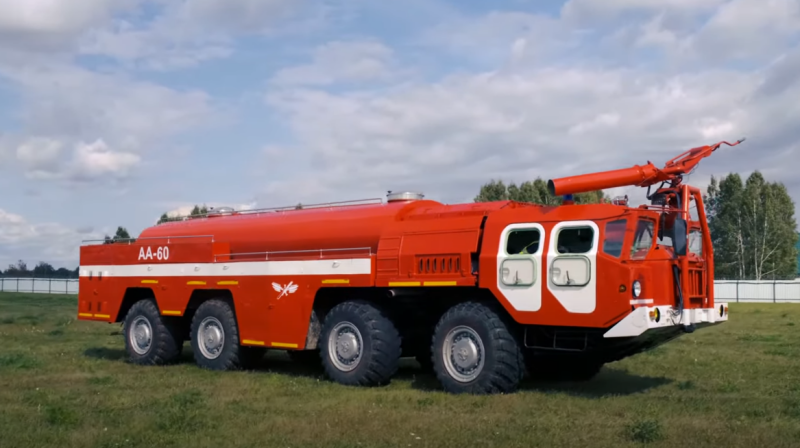 Read more about the article МАЗ-543 – крупнейший советский пожарный автомобиль