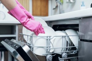 Read more about the article Как использовать посудомоечную машину: 3 главных правила
